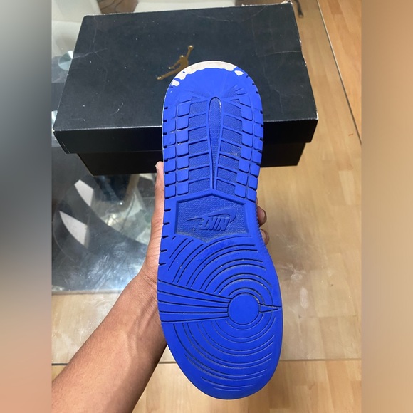 Size 7 Mens Nike Jordan 1 Mid Black Hyper Royal Tumbled Leather 554724-077 - Picture 5 of 14